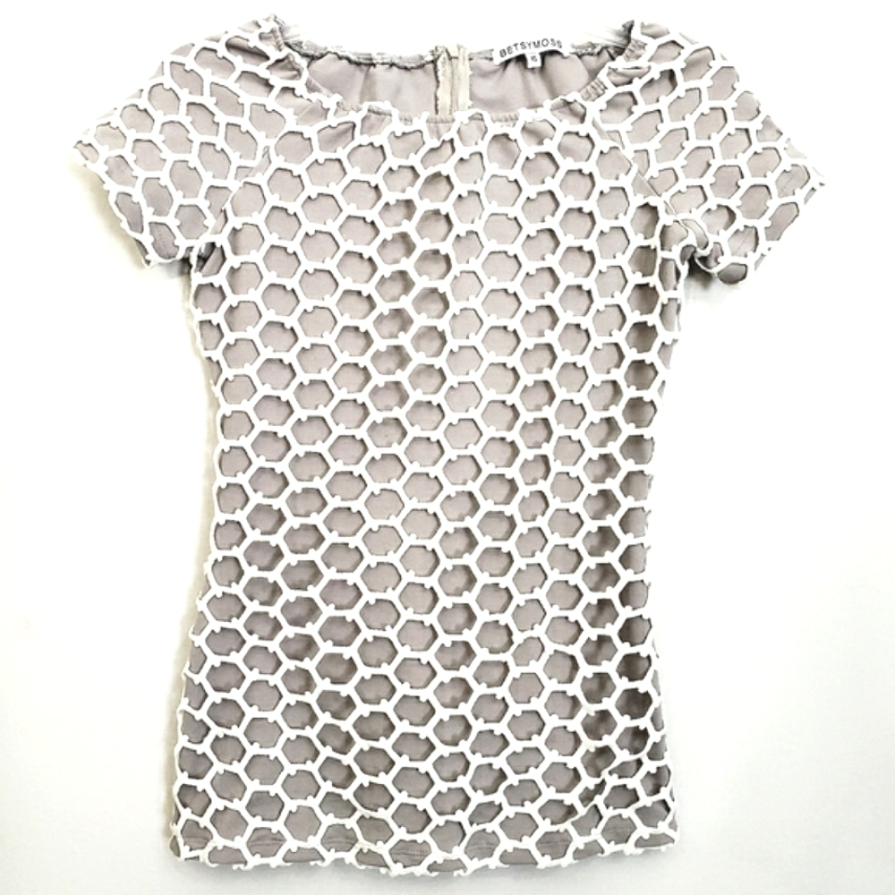 Nwot Betsy Moss Gray Knit Shortsleeve Top w/ Octagon Embroidered Lace Overlay